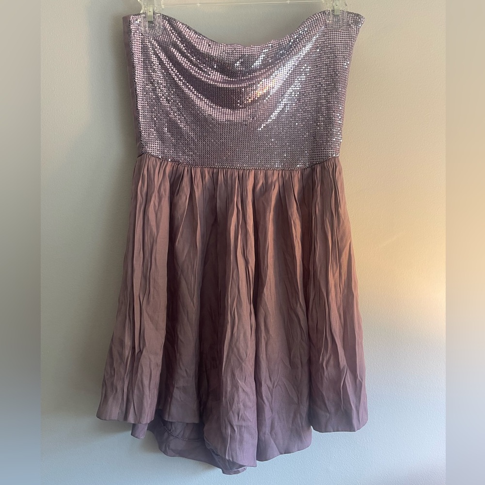 ONE TEASPOON ROMPER Shimmering NWOT
Strapless in Lavender, size small